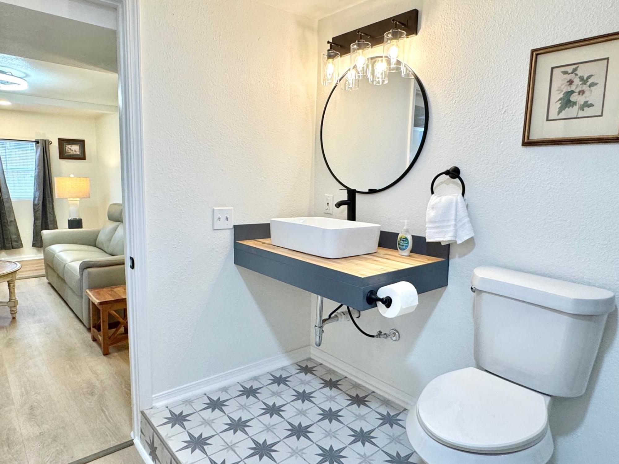 Upgraded Suite - Easy Access To Uptown #N29 Оклахома-Сити Экстерьер фото
