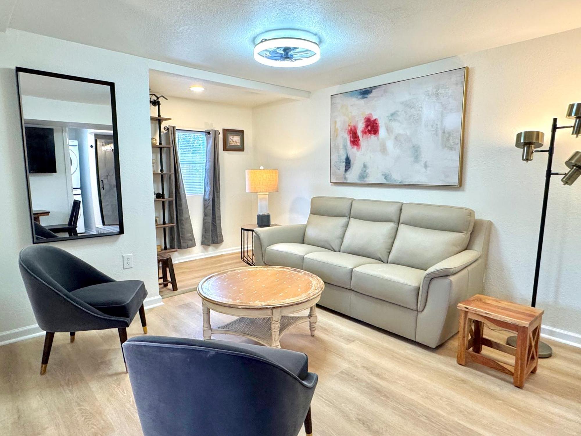 Upgraded Suite - Easy Access To Uptown #N29 Оклахома-Сити Экстерьер фото